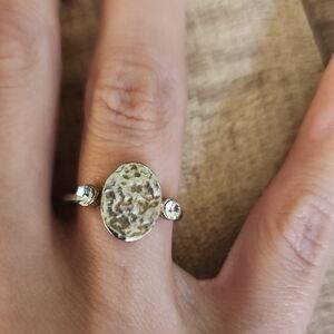 Elegant Silver Textured Ring with Crystal Accents